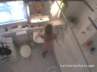 Špionážní můj blondýnka niece jane v the koupelna