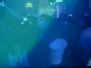 뜨거운 금발의 rave 비탄 영광 구멍 fucka 과 빨다