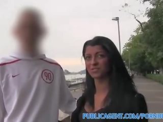 Agente pubblico bello bruna scopata in albergo come suo bf attese fuori