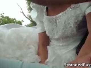 Sexy bruid krijgt geneukt door de vreemdeling