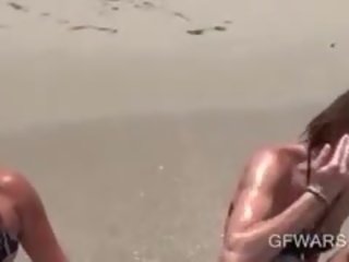 Nóng cô gái nhặt lên tại các bãi biển và fucked lược