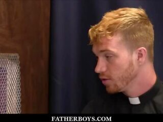 Ýaş goluboý catholic guy ryland kingsley fucked by gyzyl saçly priest dacotah red during confession